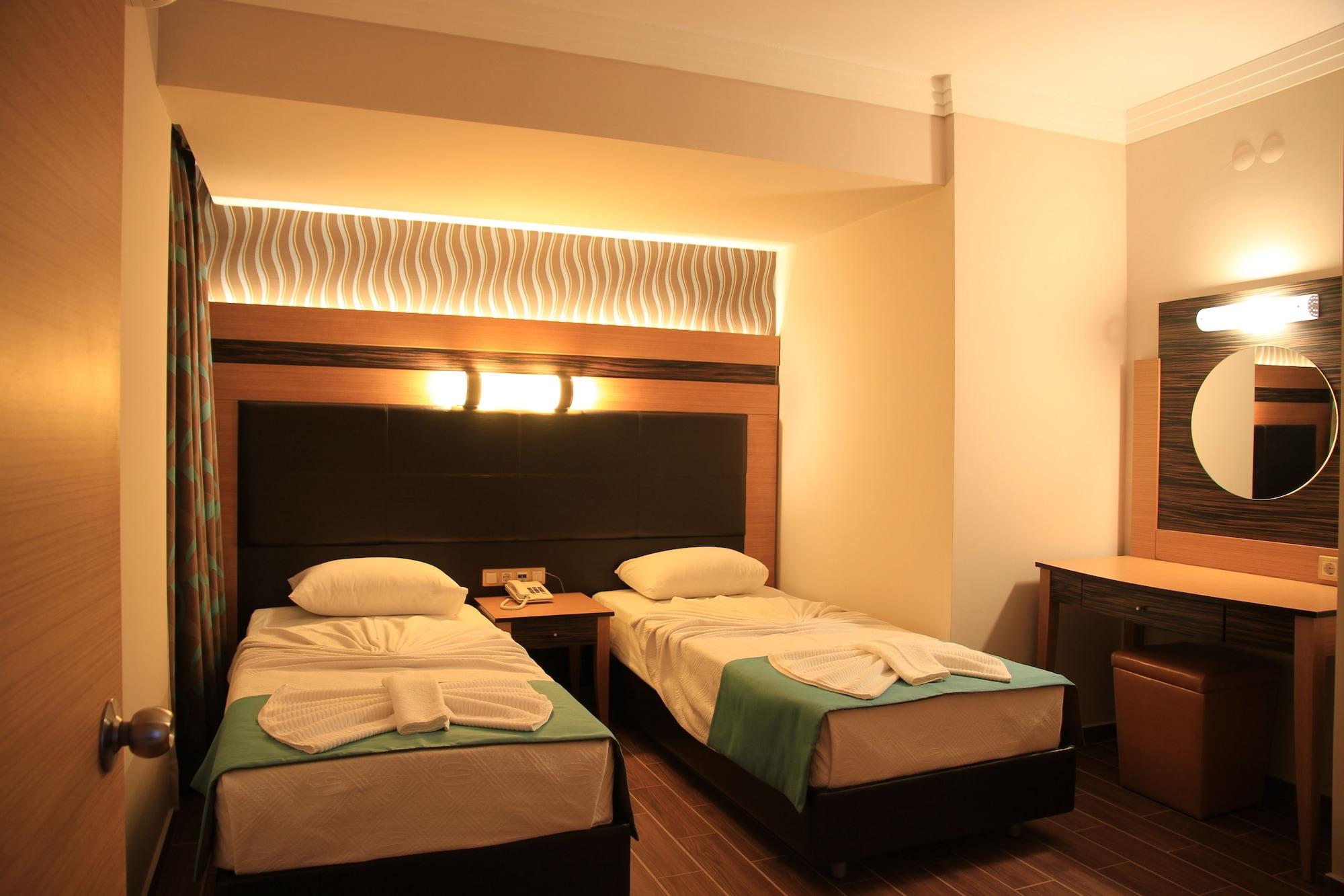 Club Alpina Hotel Marmaris Exterior photo