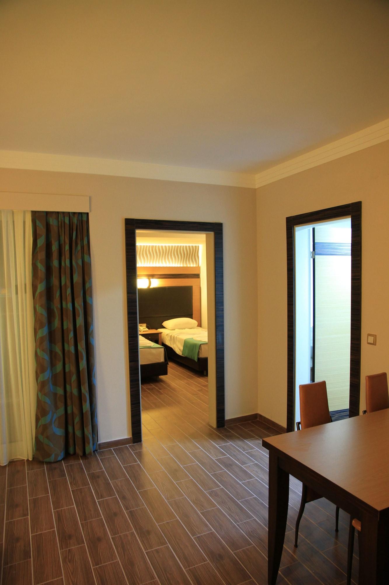 Club Alpina Hotel Marmaris Exterior photo