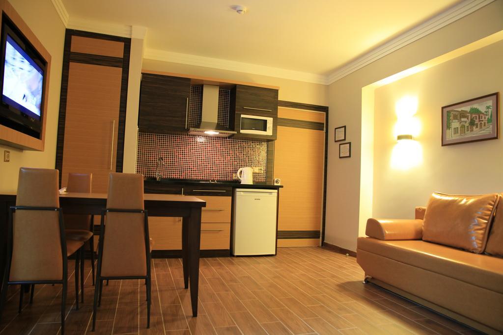 Club Alpina Hotel Marmaris Exterior photo