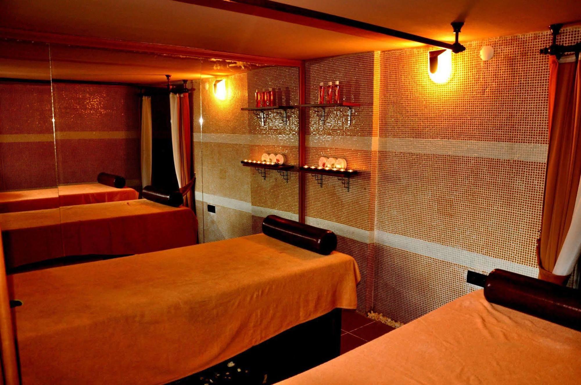 Club Alpina Hotel Marmaris Exterior photo