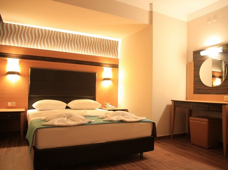 Club Alpina Hotel Marmaris Exterior photo
